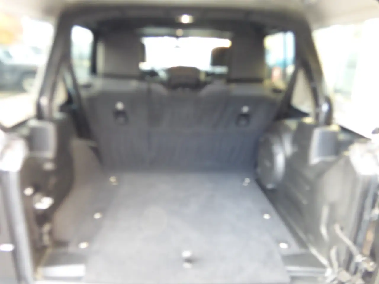 Jeep Wrangler 2.0 Turbo Sahara**73000km**Black** 9