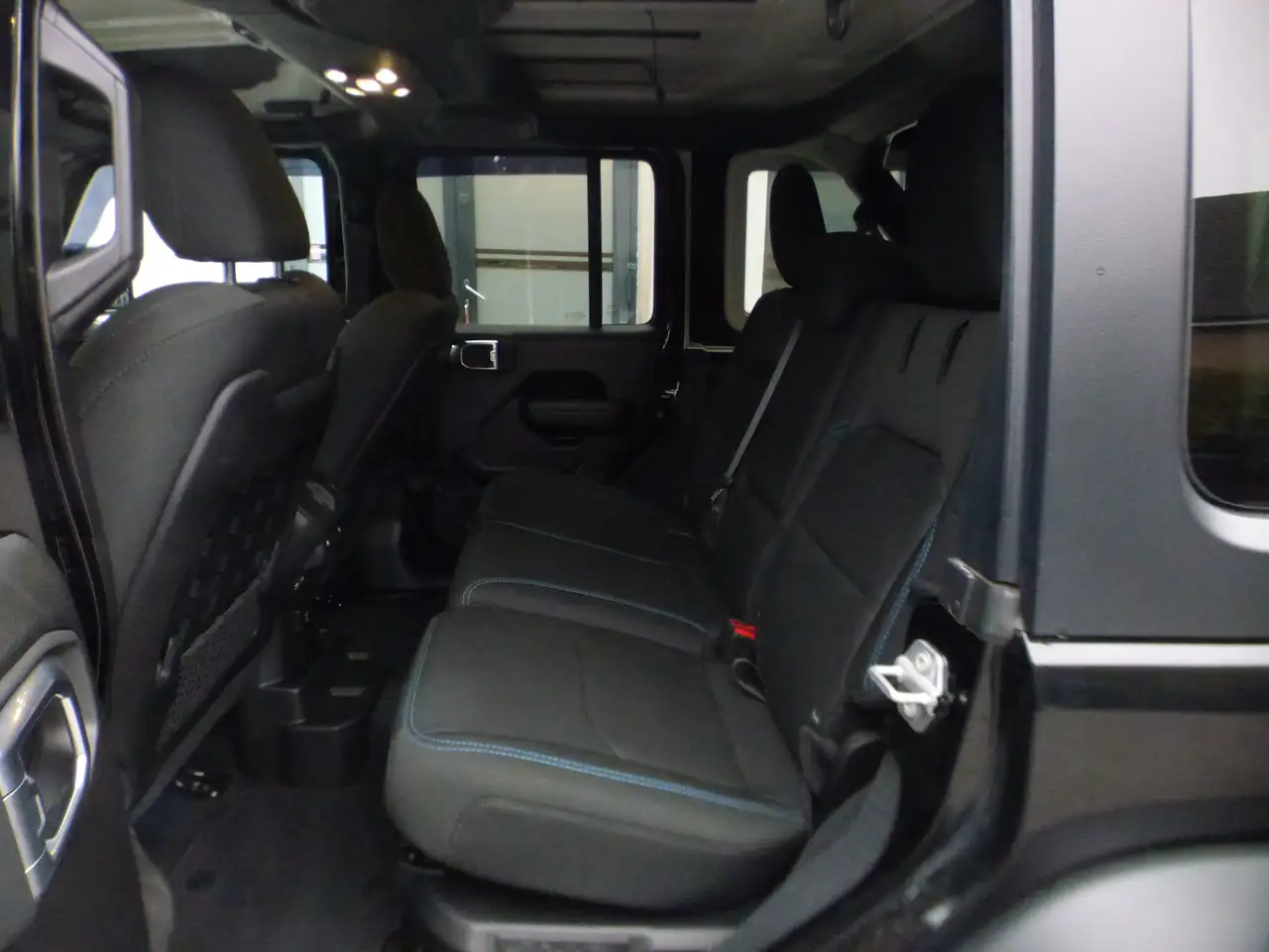 Jeep Wrangler **Rubicon**16000km**Phev hybride** 7