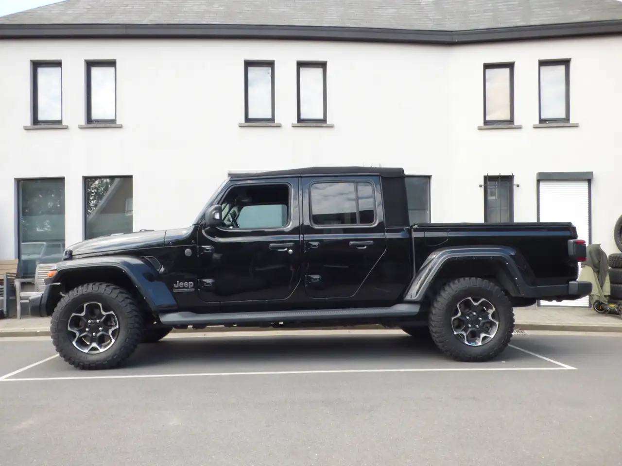 Jeep Gladiator 3.0 V6 4WD ATX Launch Edition 1