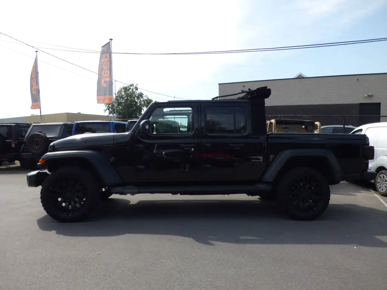 Jeep Gladiator 3.0 V6 4WD Black edition **60900km** 10