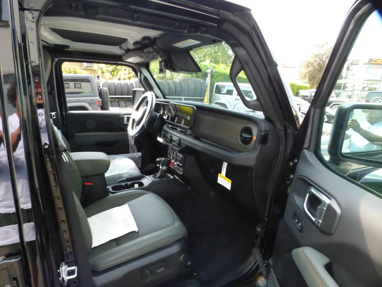 Jeep Gladiator 3.6 V6 Mojave & Rubicon Edition ** New 0 km** 15