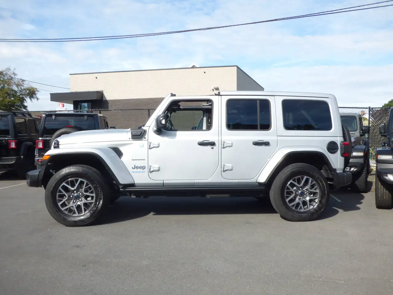 Jeep Wrangler Wrangler PHEV 2.0 Turbo 4xe Sahara **17833km** 17
