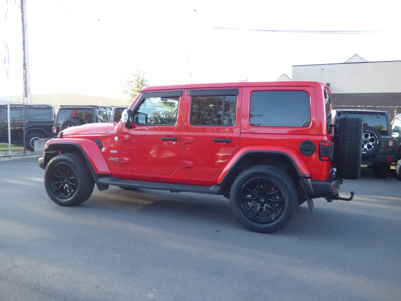 Jeep Wrangler Wrangler 2.0 Turbo Sahara**Flame red** 17