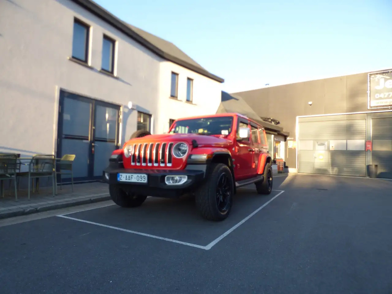 Jeep Wrangler Wrangler 2.0 Turbo Sahara**Flame red** 0