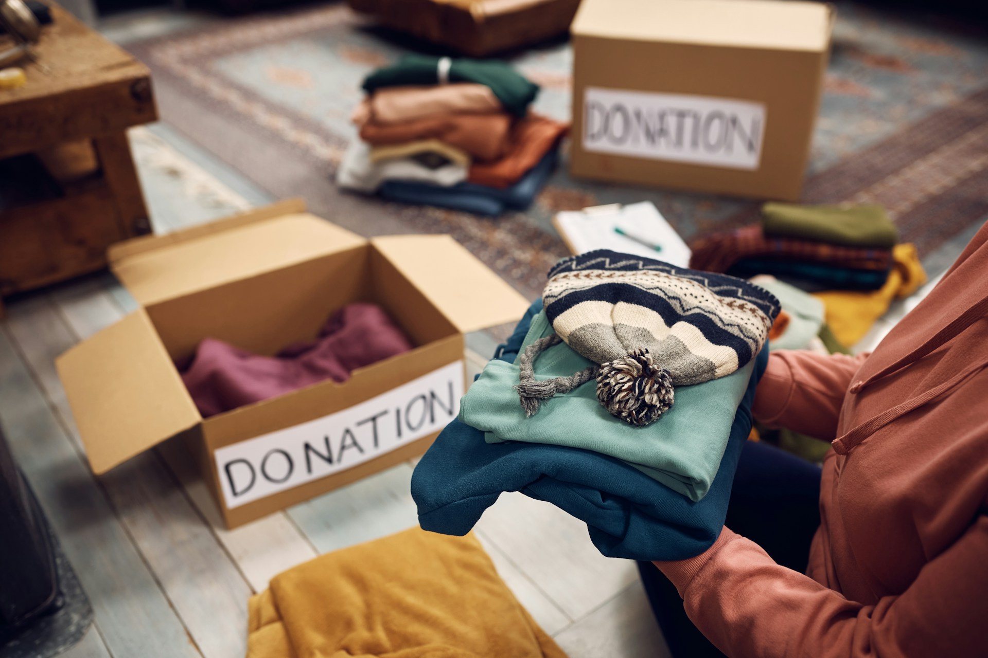 Should You Keep or Donate Items? Decision Guide Before Hiring a Packing Company