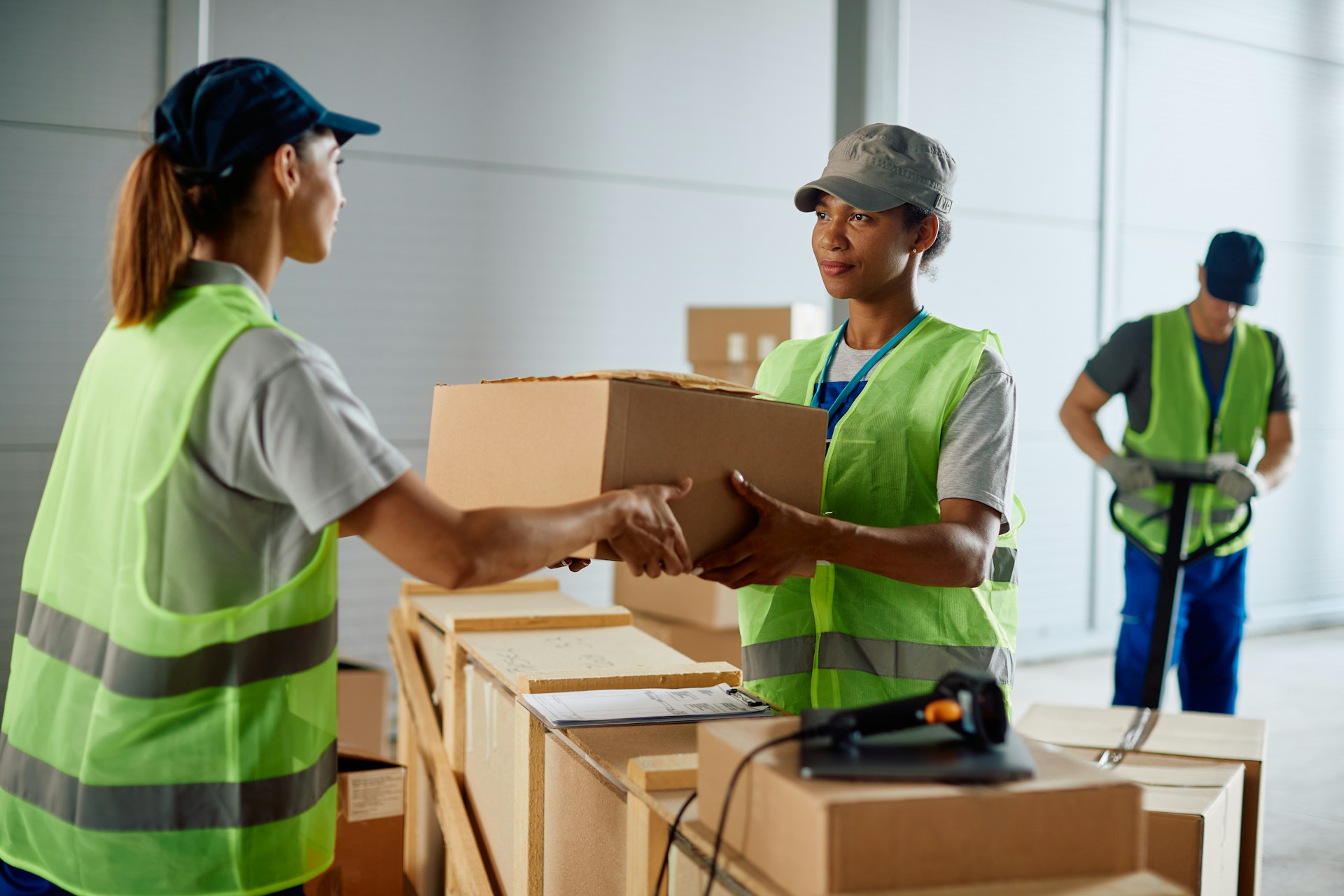 Best Way to Time Commercial Moving During July Heat