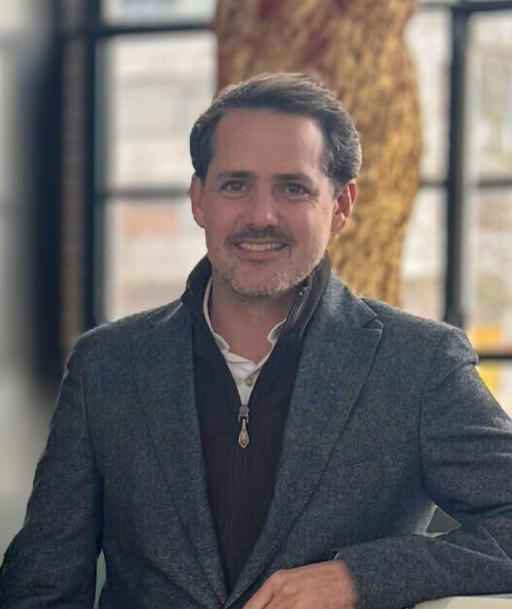 Portrait of the second founder of Momerable, illustrating a shared vision and a common commitment to the development of the project.