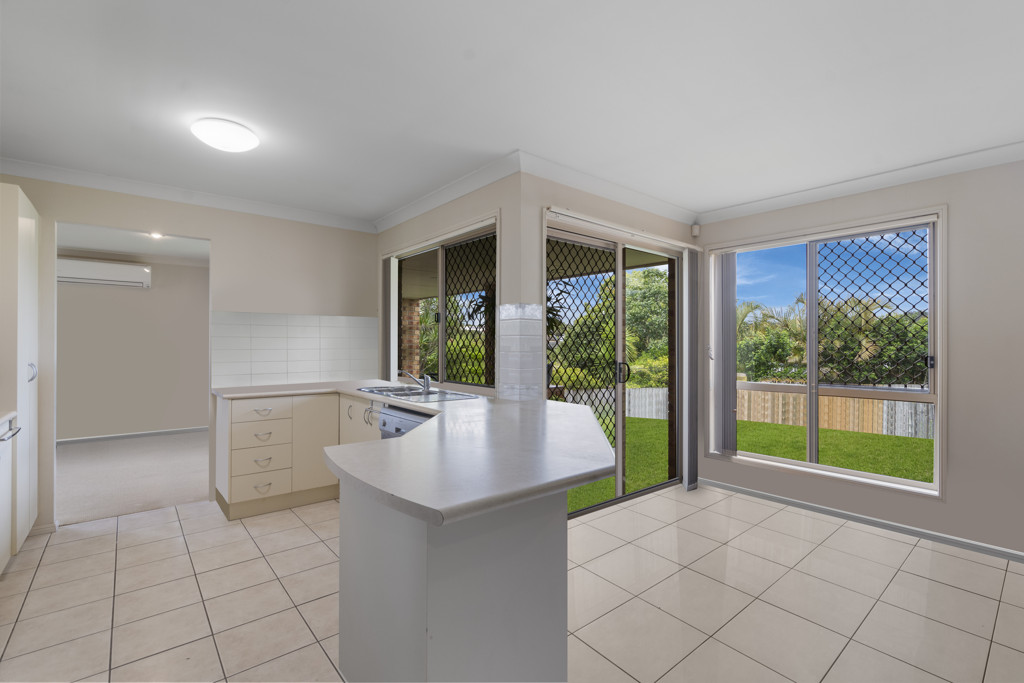 4 Glenridge Street, UPPER COOMERA QLD 4209 2