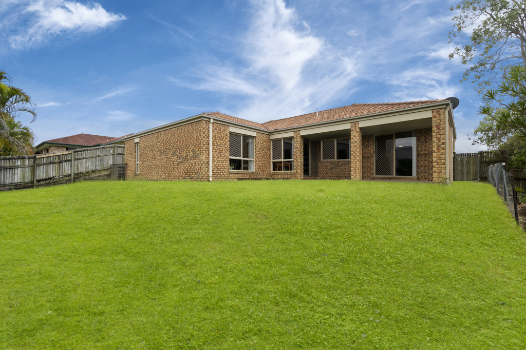 4 Glenridge Street, UPPER COOMERA QLD 4209 8