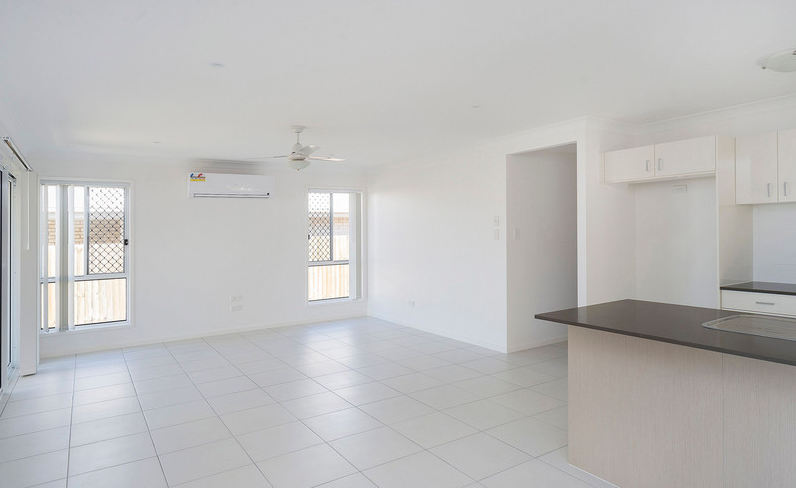 14 McVeigh Street, PIMPAMA QLD 4209 3