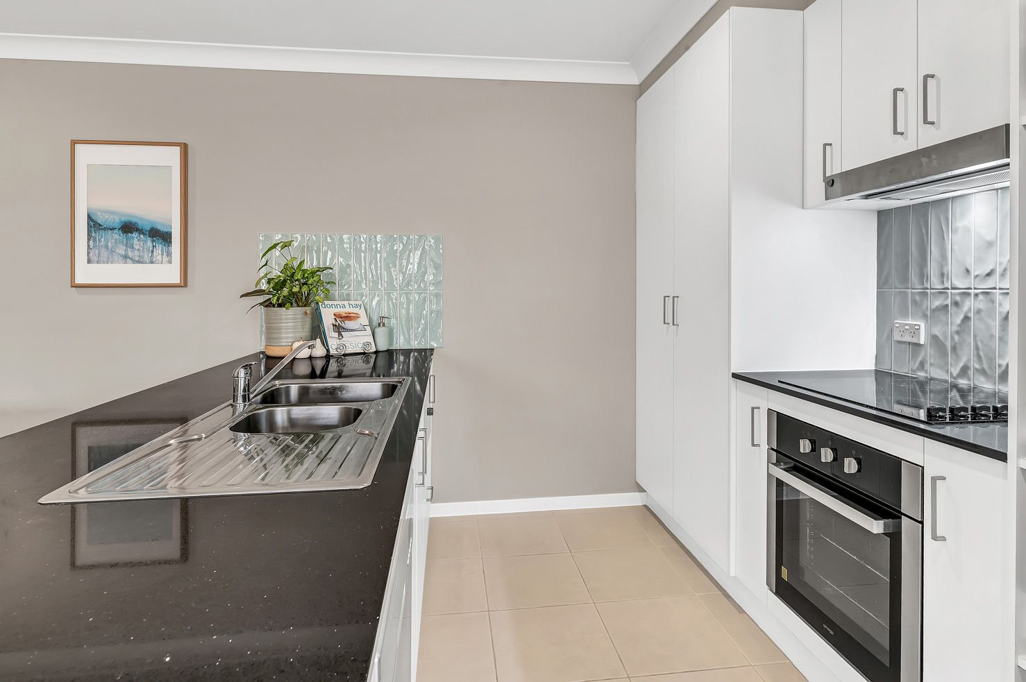 1/23 Xenia Street, PIMPAMA QLD 4209 3