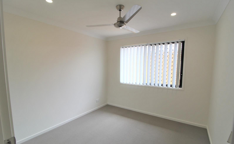 44 Dixon Drive, PIMPAMA QLD 4209 5