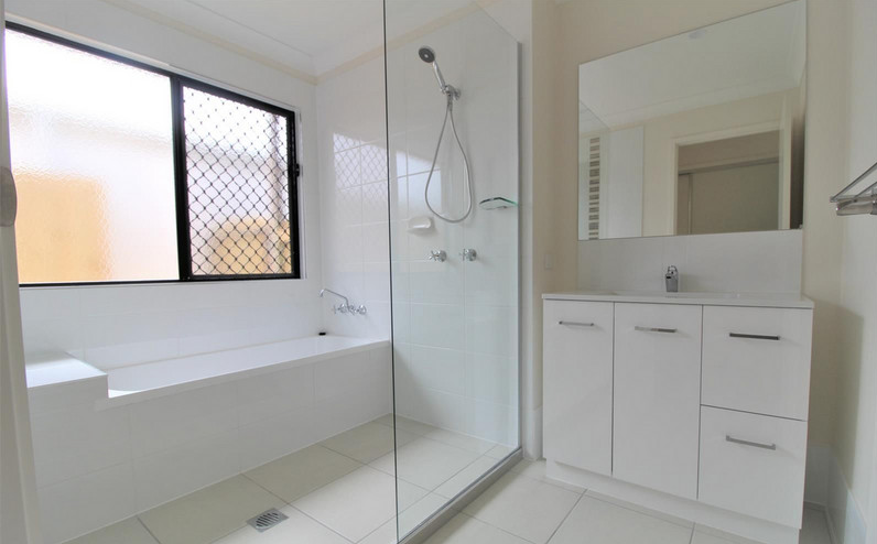 44 Dixon Drive, PIMPAMA QLD 4209 9