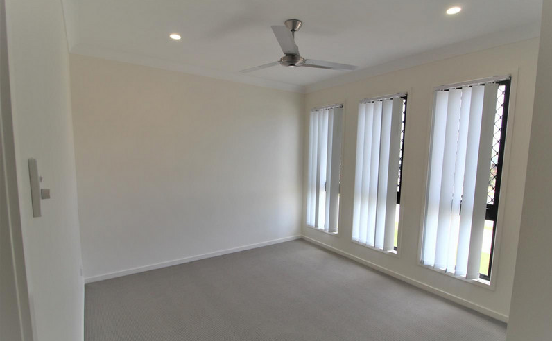 44 Dixon Drive, PIMPAMA QLD 4209 6