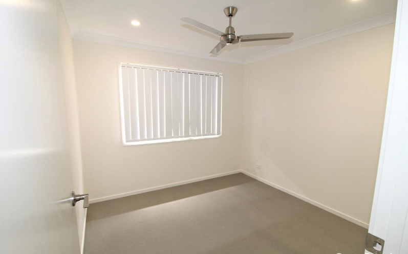 44 Dixon Drive, PIMPAMA QLD 4209 4