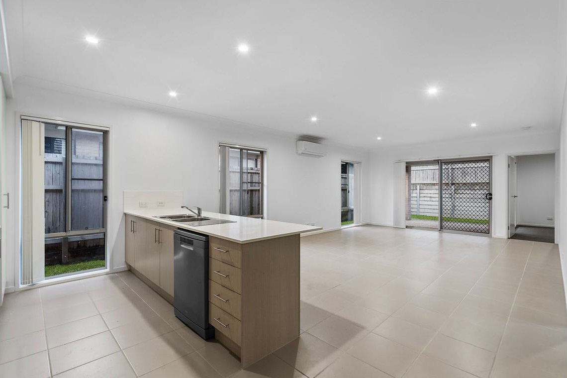 40 Tribeca Circuit, COOMERA QLD 4209 3