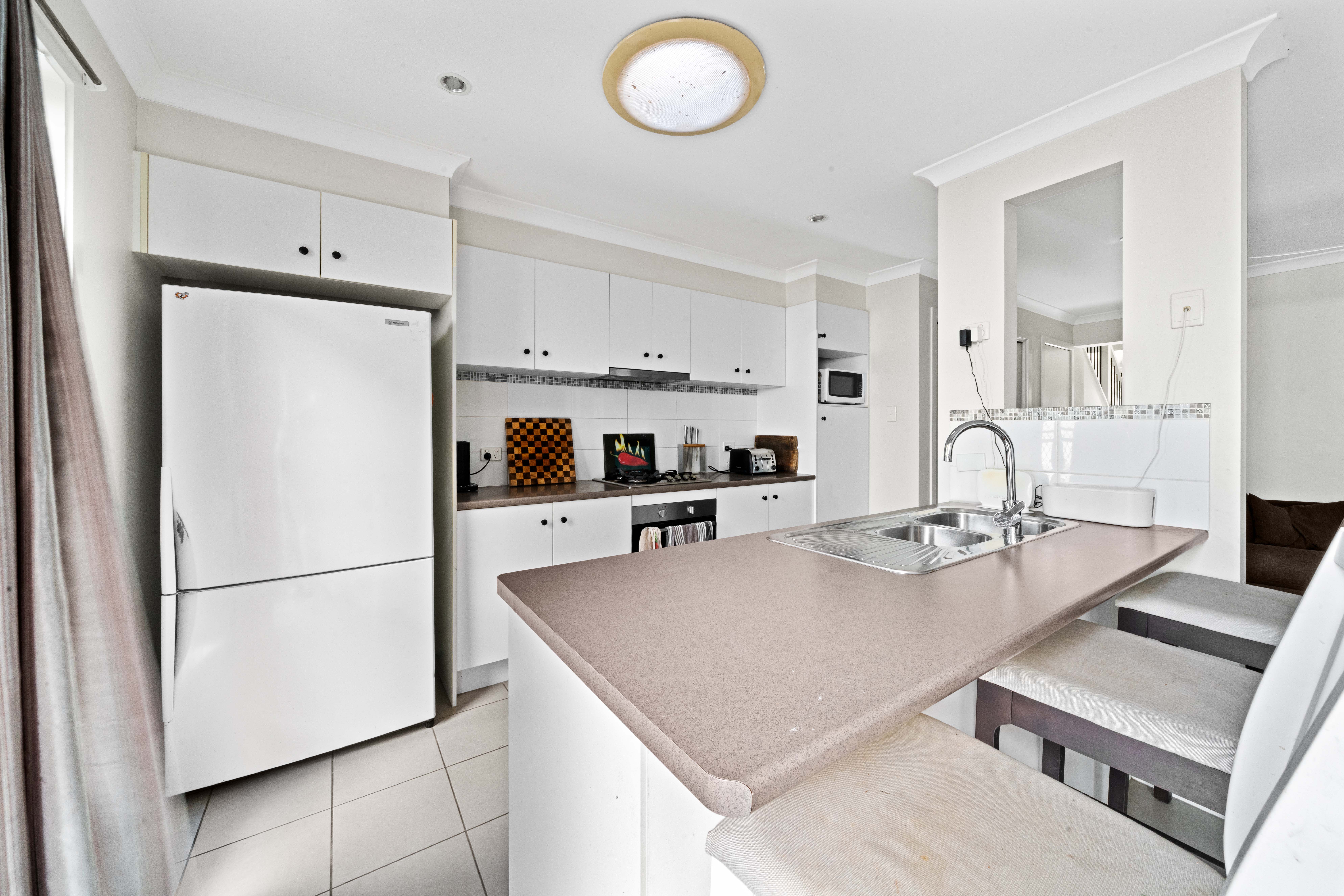 3/11 Collingrove Circuit, PIMPAMA QLD 4209 2