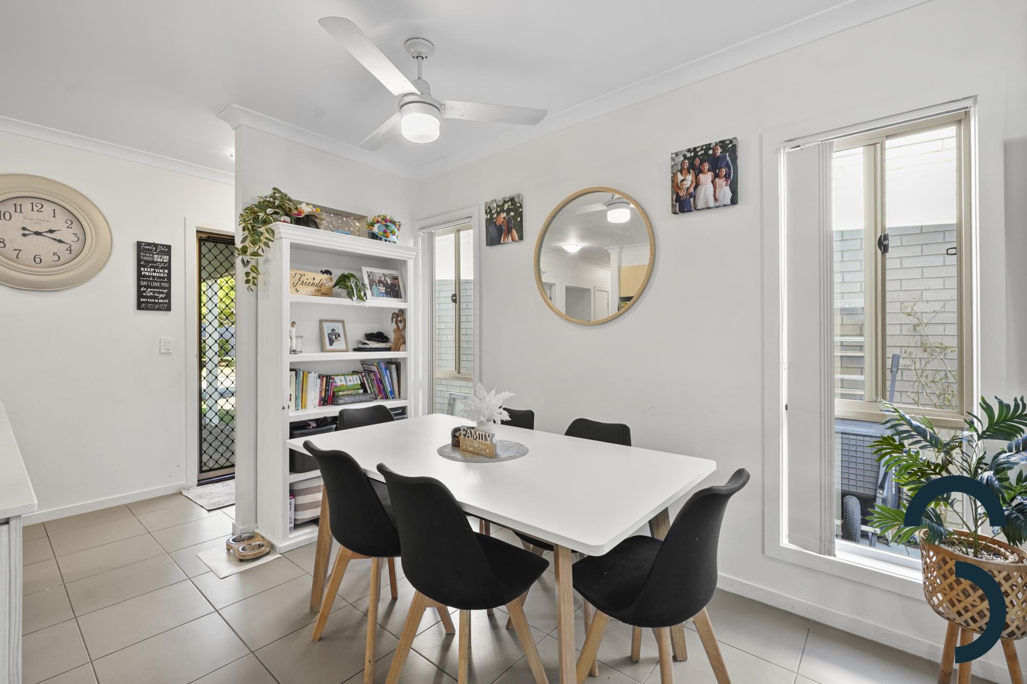 17 Gideon Gardens, PIMPAMA QLD 4209 5