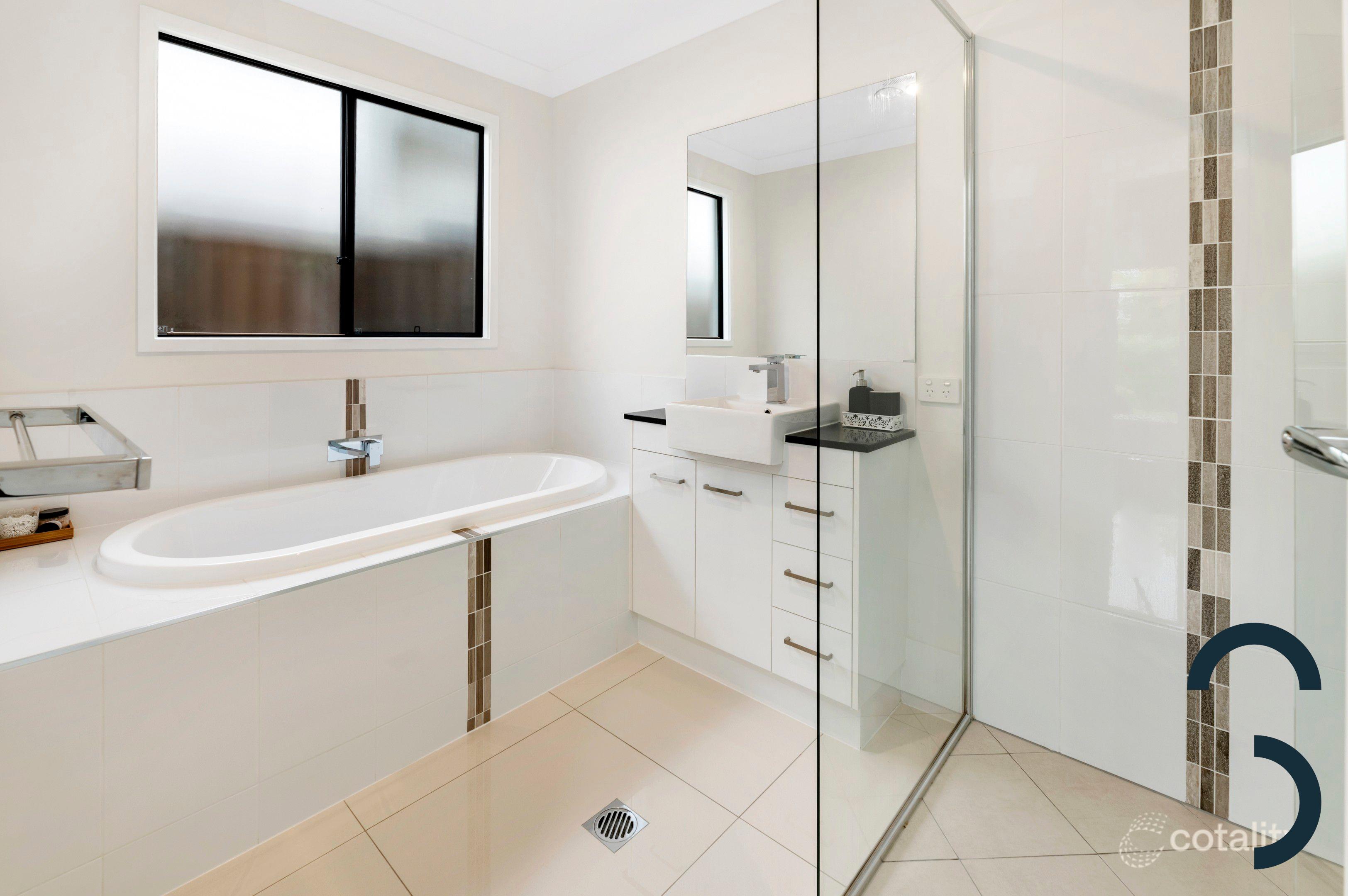 5 Peak Cresent, PIMPAMA QLD 4209 8