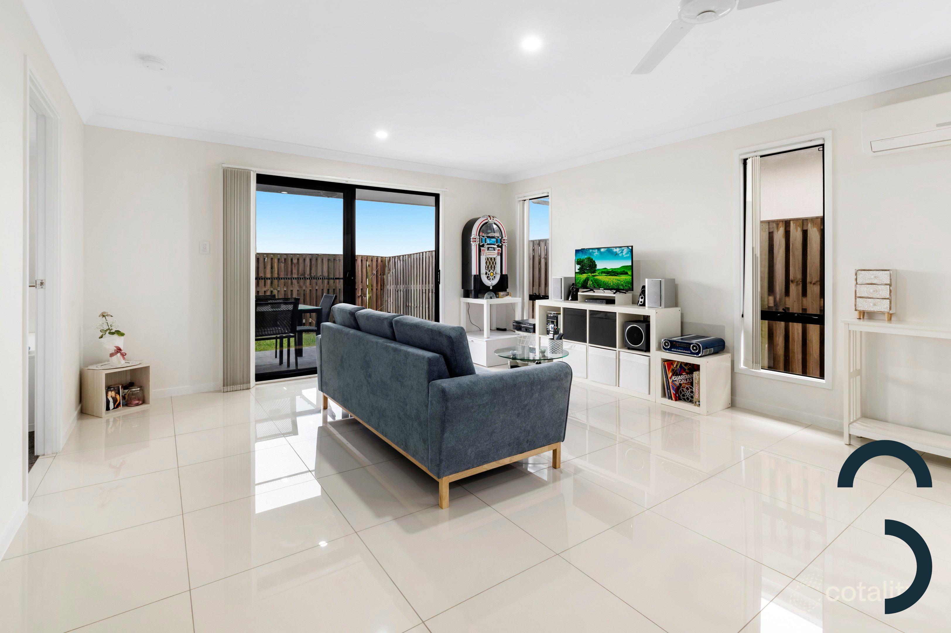 5 Peak Cresent, PIMPAMA QLD 4209 6