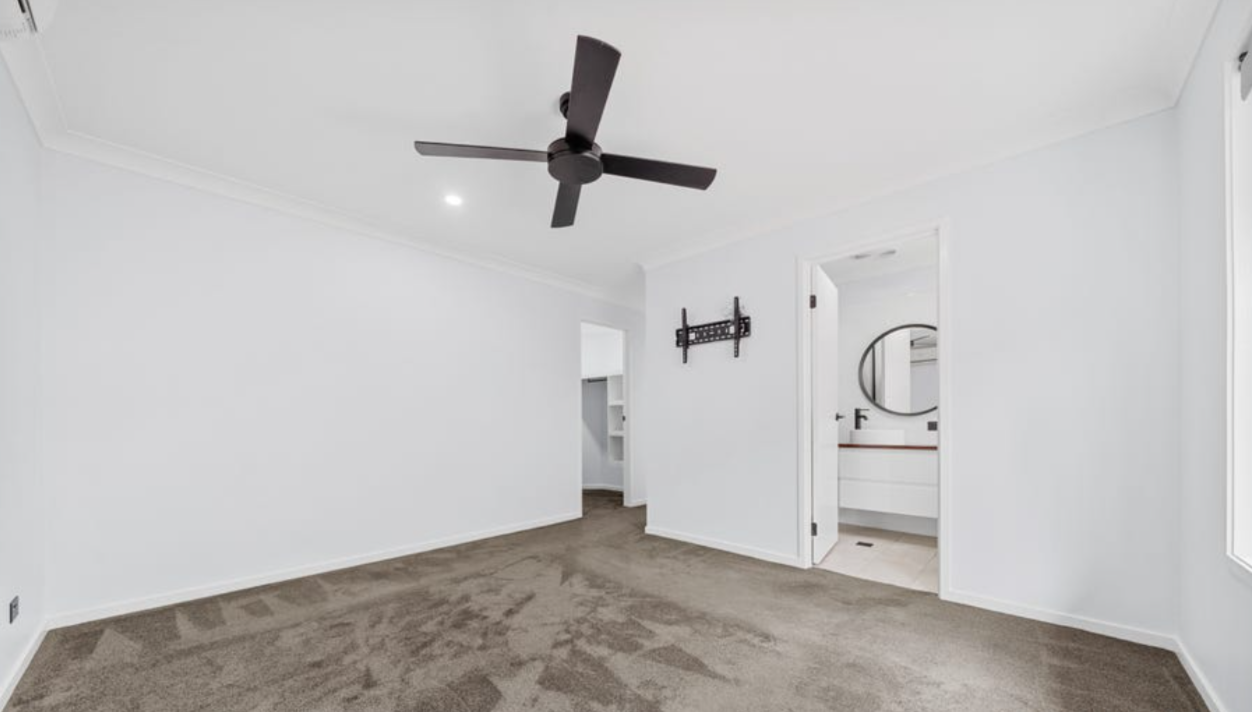 4 Kite Crescent, EAGLEBY QLD 4207 7