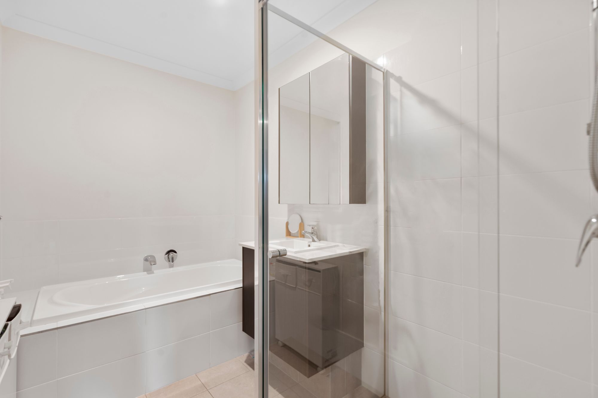 2/2 Angela Way, PIMPAMA QLD 4209 6