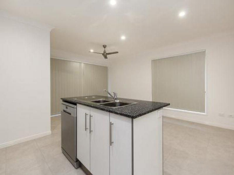 71 Hanover Drive, PIMPAMA QLD 4209 5