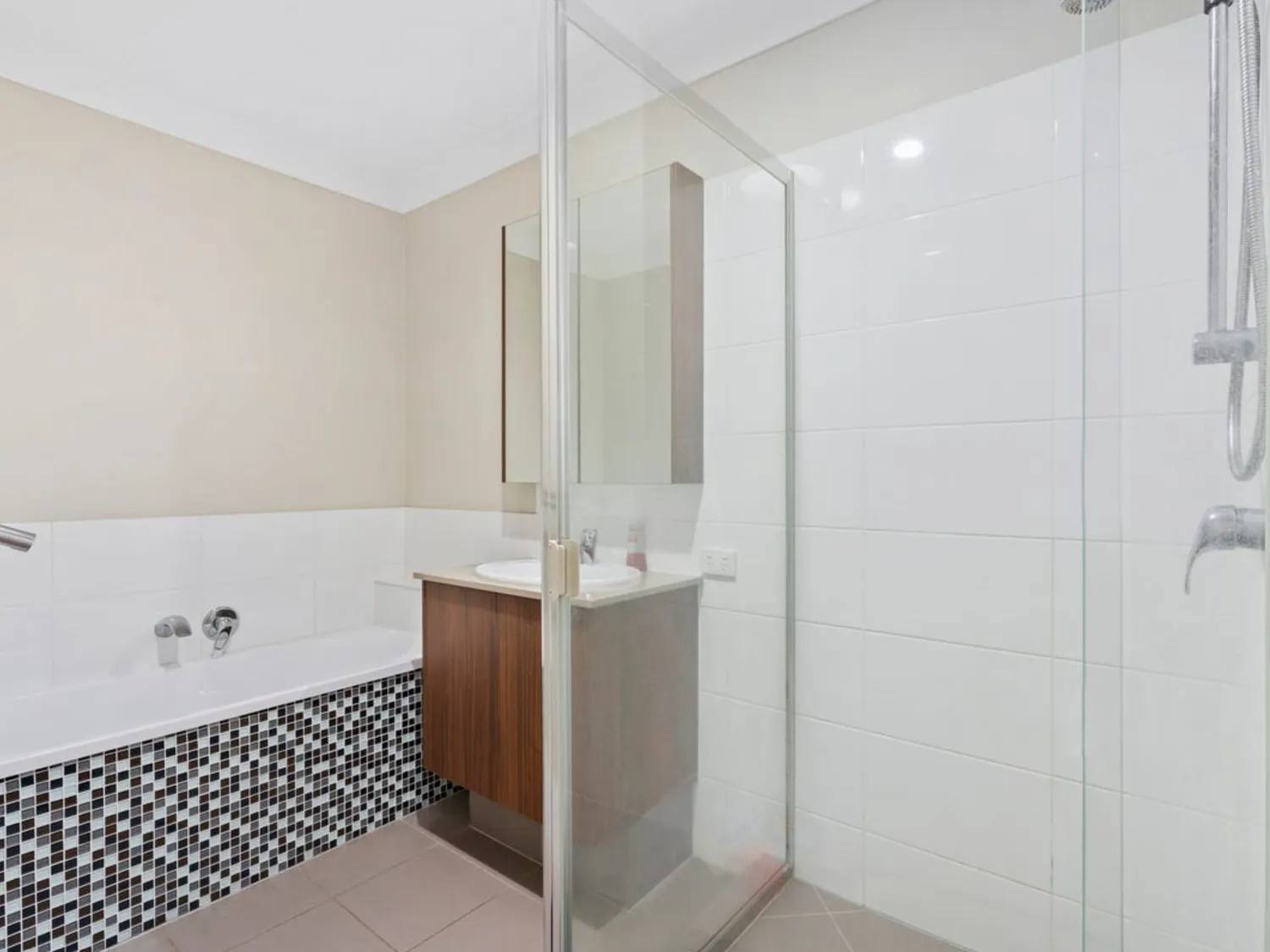 35 Ellenborough Avenue, Ormeau Hills QLD 4208 4