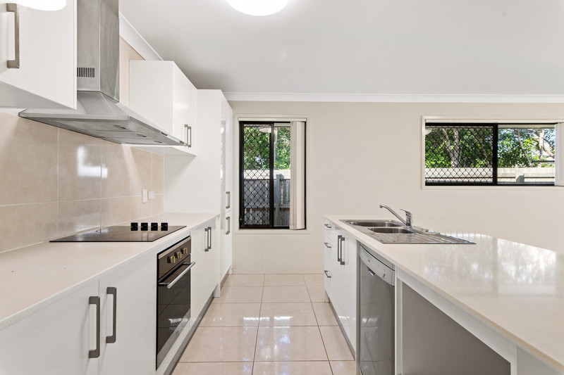 18 William Boulevard, Pimpama QLD 4209 2