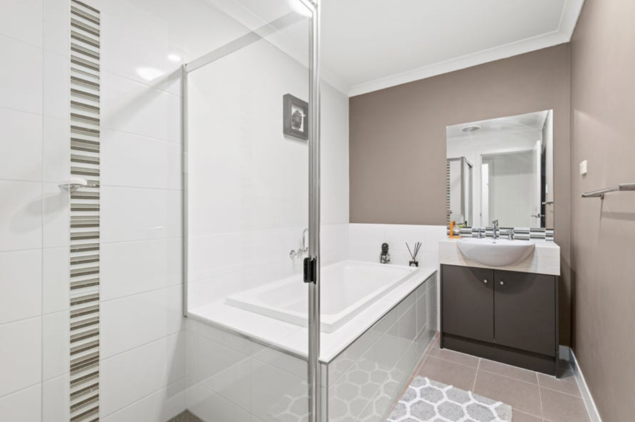 2/27 Waterhouse Drive, WILLOW VALE QLD 4209 8
