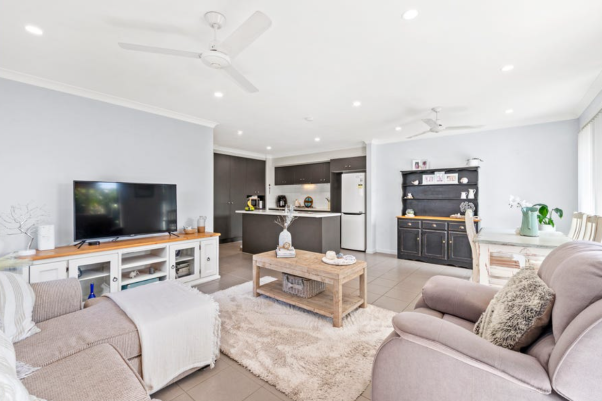 2/27 Waterhouse Drive, WILLOW VALE QLD 4209 3