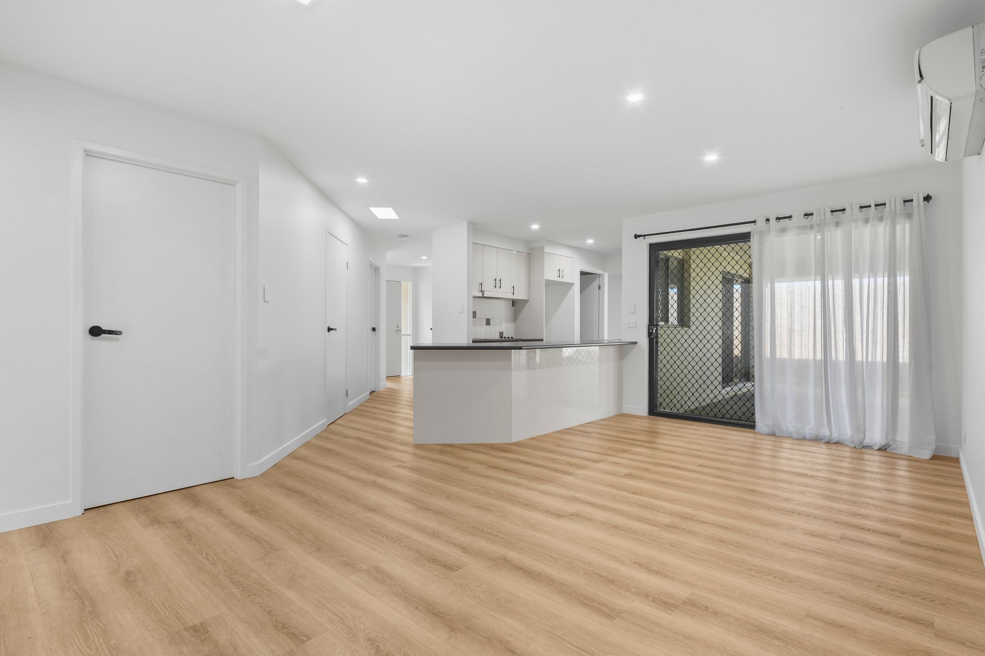 39 Barrington Street, Upper Coomera QLD 4209 2