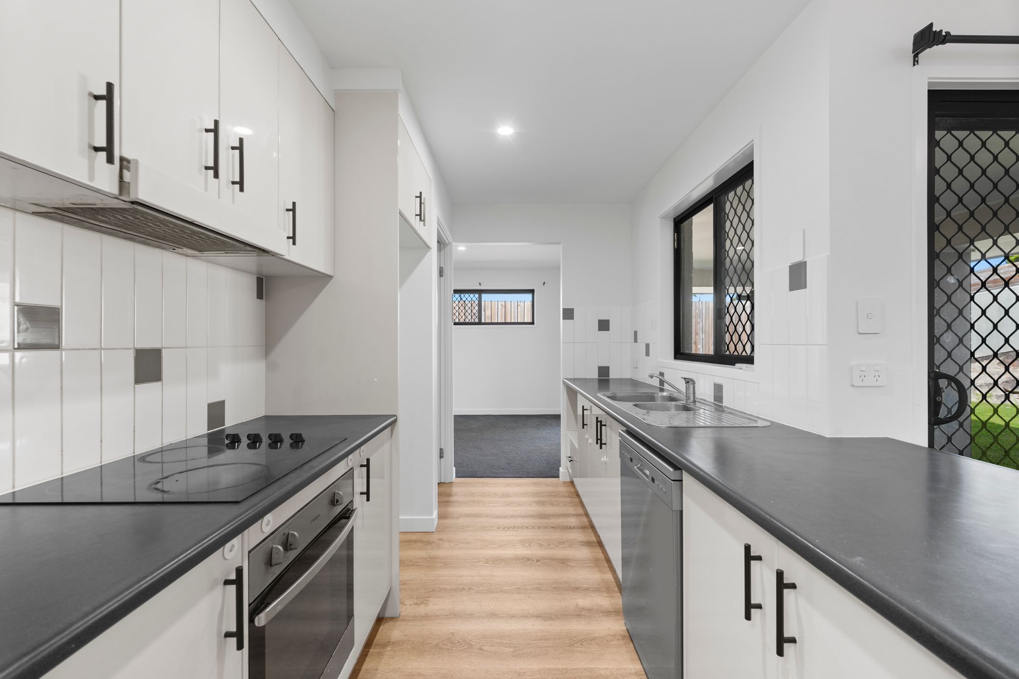 39 Barrington Street, Upper Coomera QLD 4209 5
