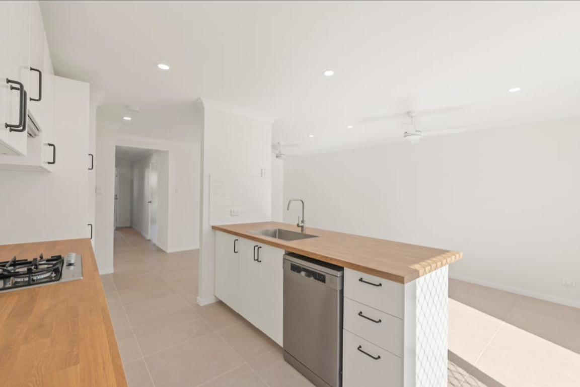 2/9 Talpa Street, COOMERA QLD 4209 4
