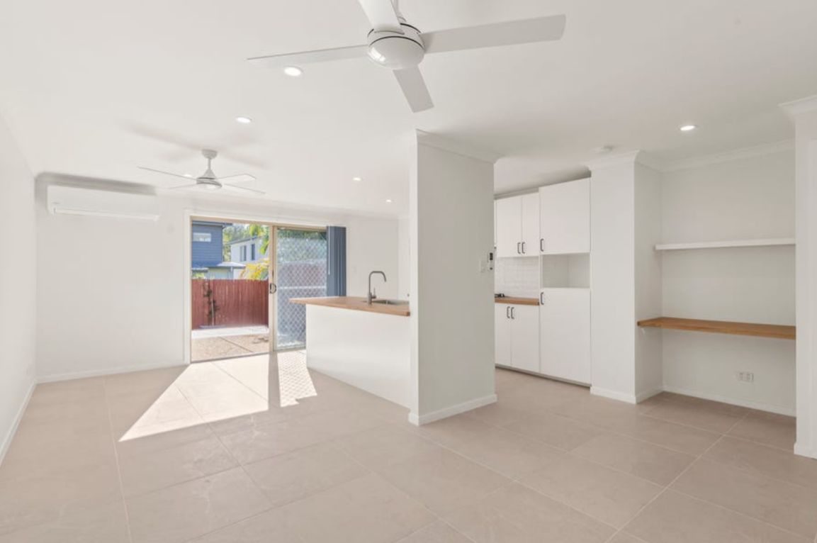 2/9 Talpa Street, COOMERA QLD 4209 5