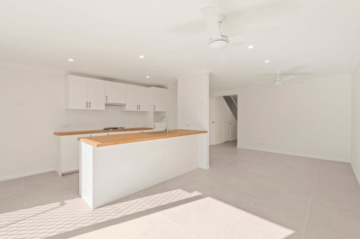 2/9 Talpa Street, COOMERA QLD 4209 7