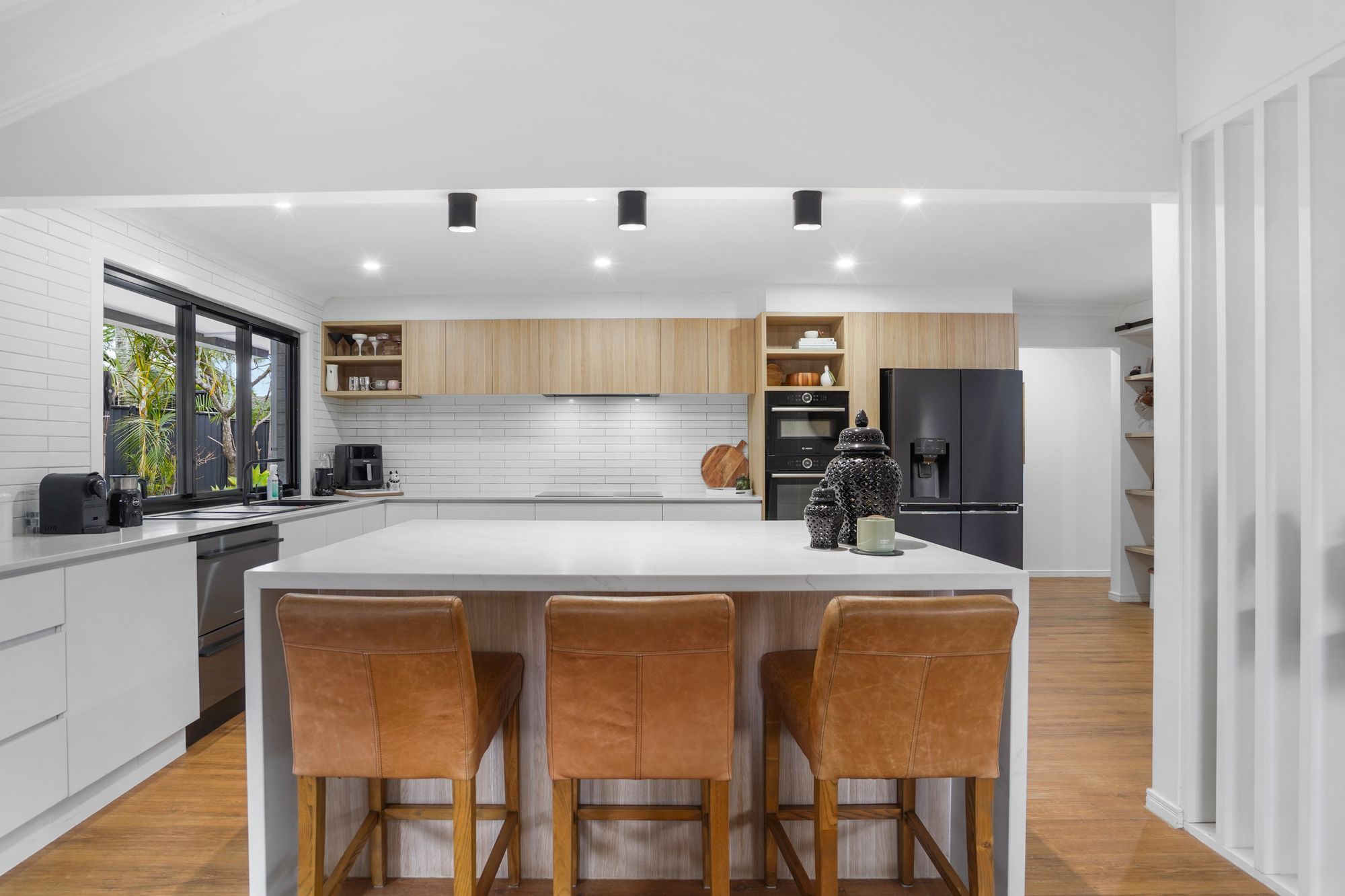 7 Midvale Place, HELENSVALE QLD 4212 8