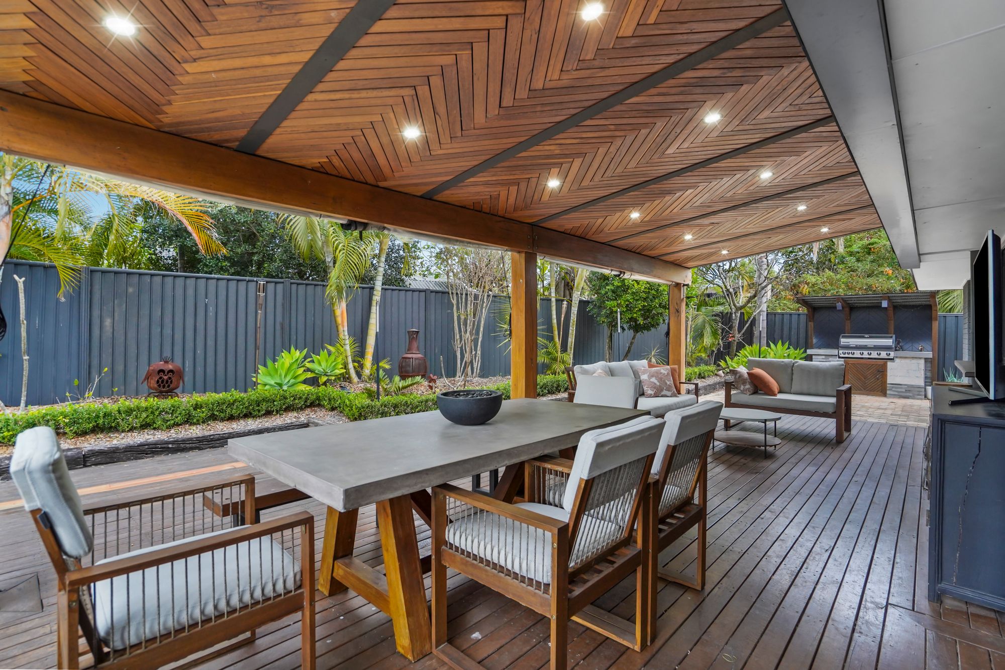 7 Midvale Place, HELENSVALE QLD 4212 18