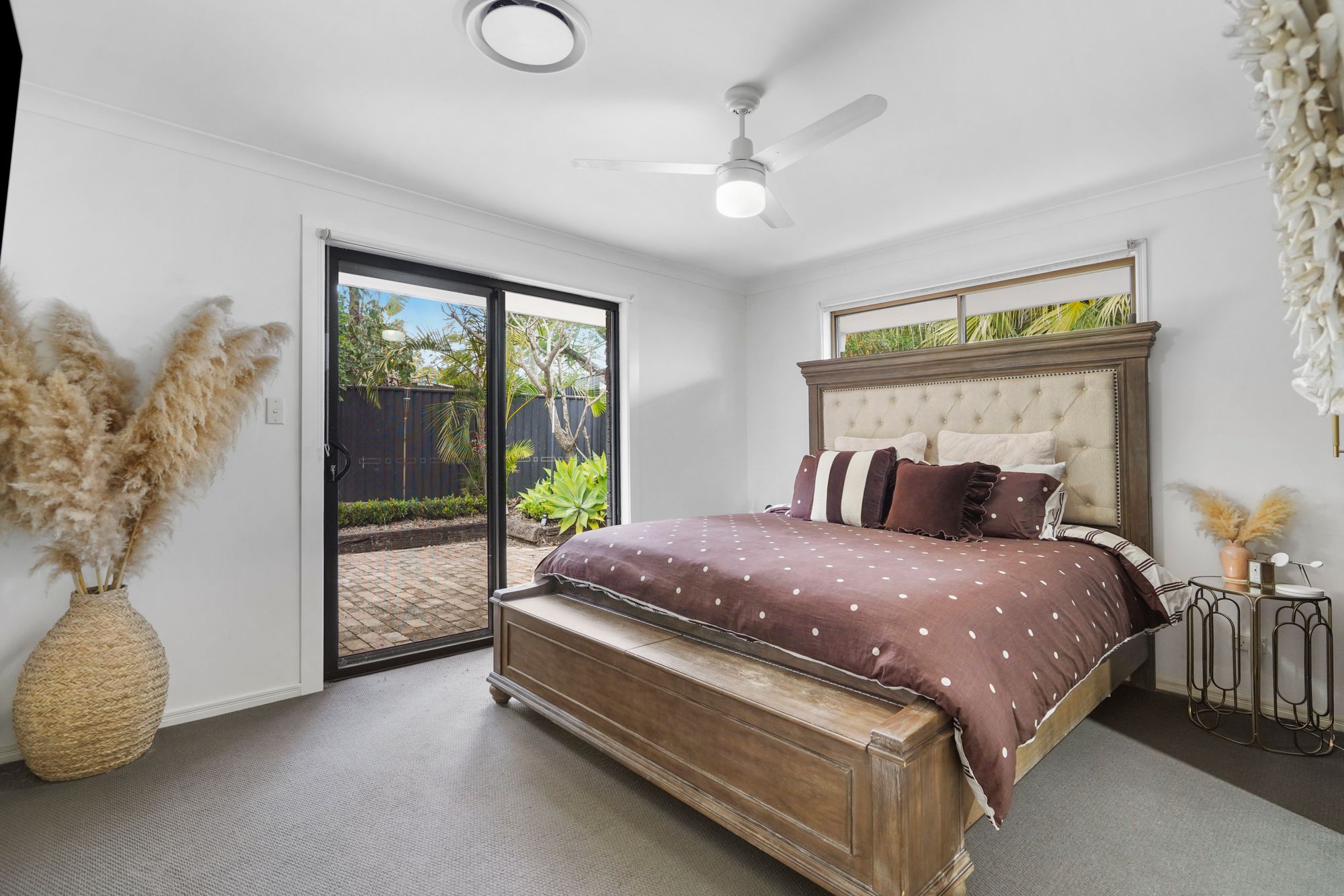 7 Midvale Place, HELENSVALE QLD 4212 11