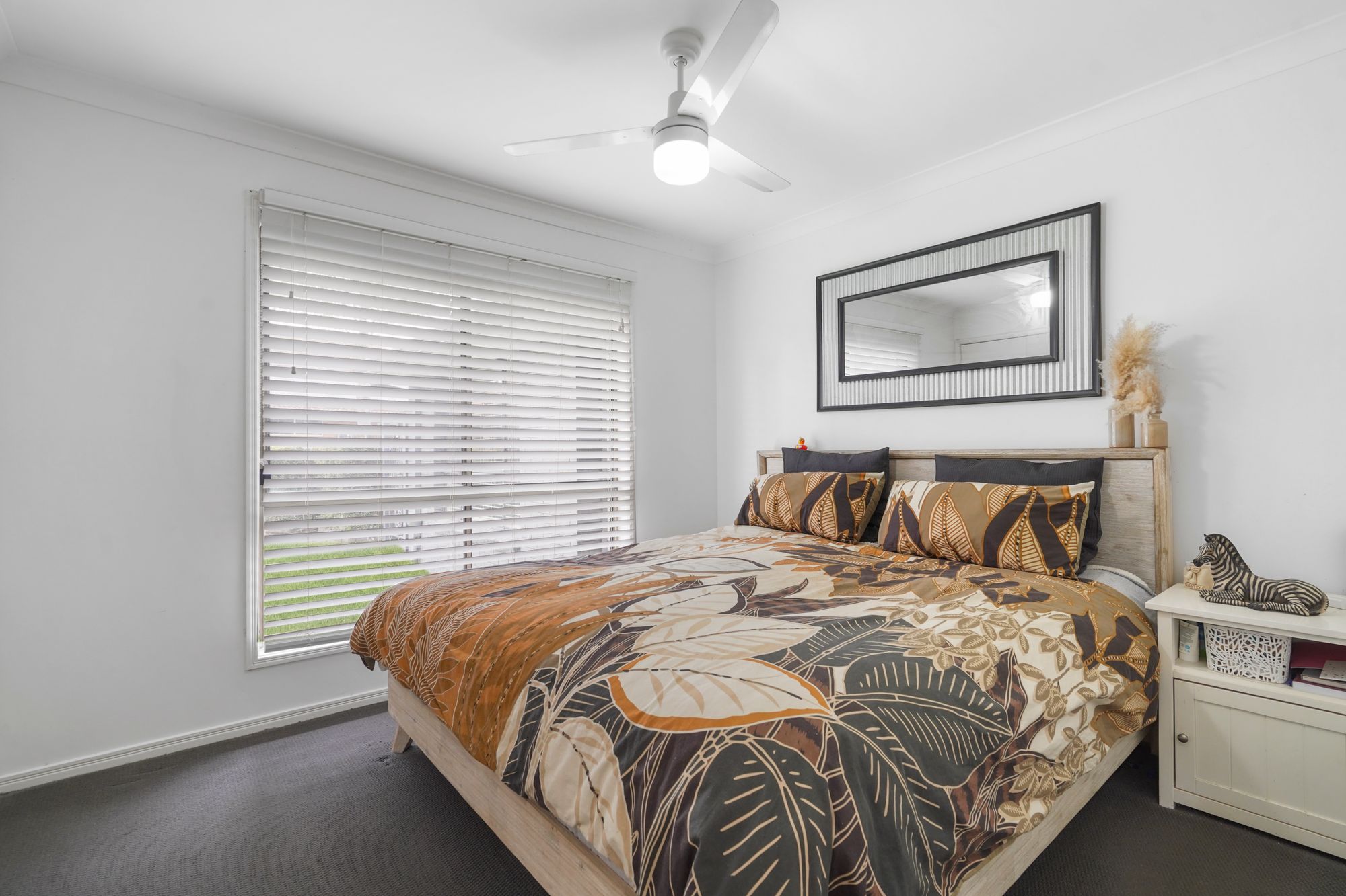 7 Midvale Place, HELENSVALE QLD 4212 13