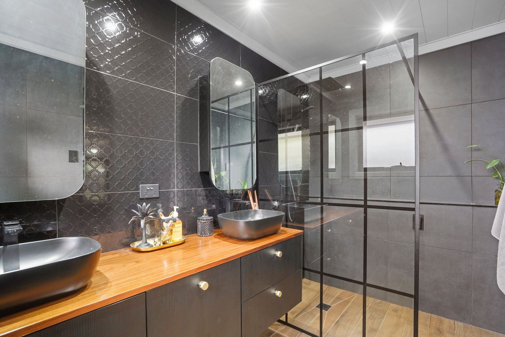 7 Midvale Place, HELENSVALE QLD 4212 12