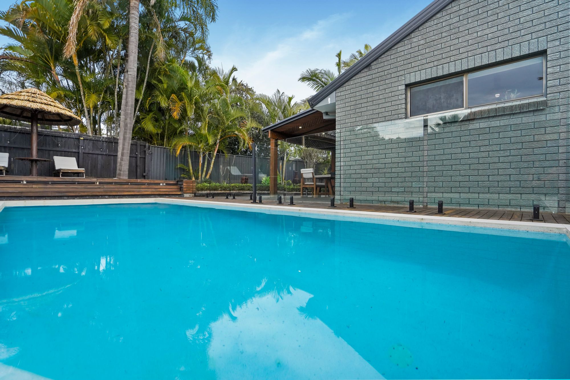 7 Midvale Place, HELENSVALE QLD 4212 20