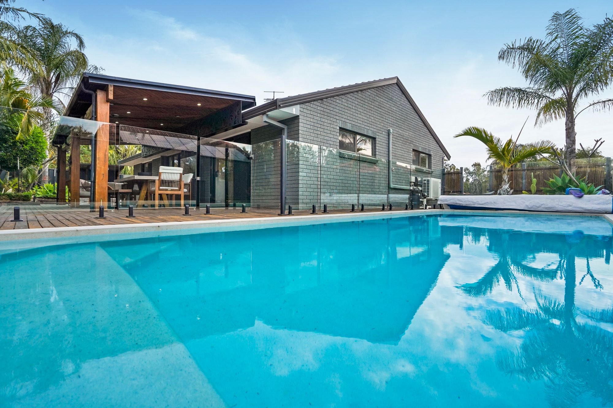7 Midvale Place, HELENSVALE QLD 4212 21