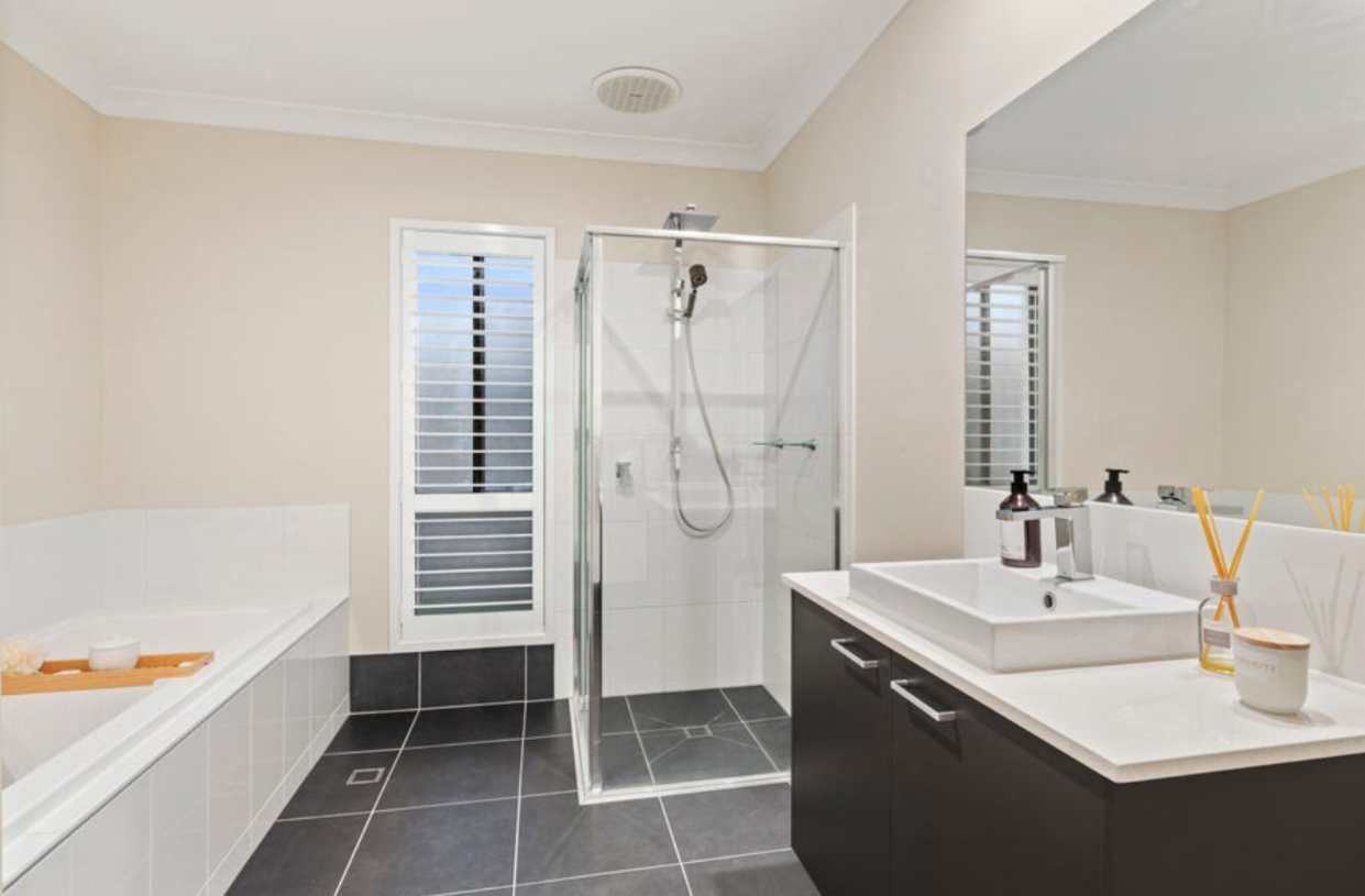 81 Great Sandy Circuit, Pimpama QLD 4209 6