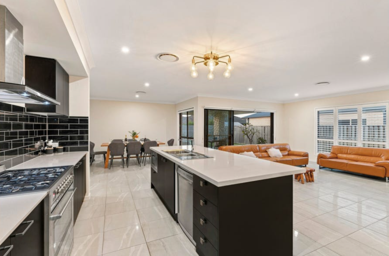 81 Great Sandy Circuit, Pimpama QLD 4209 2