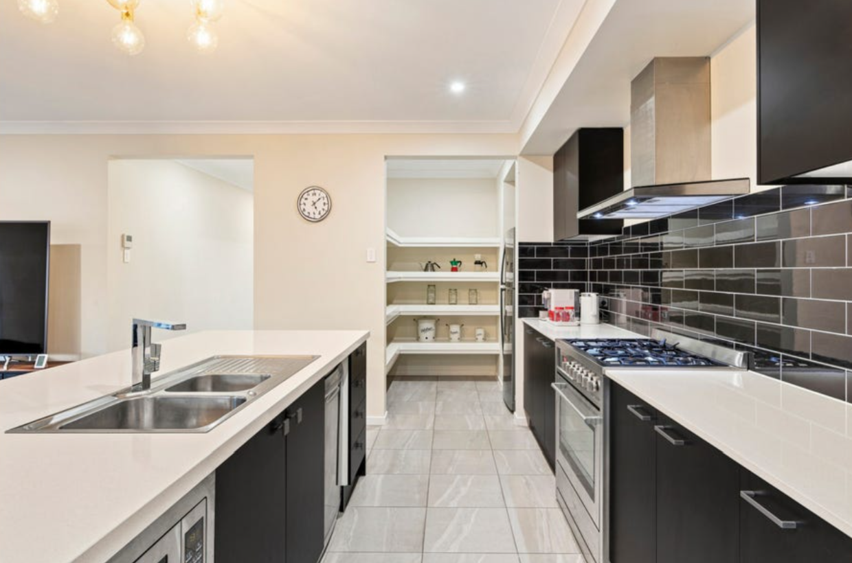 81 Great Sandy Circuit, Pimpama QLD 4209 3