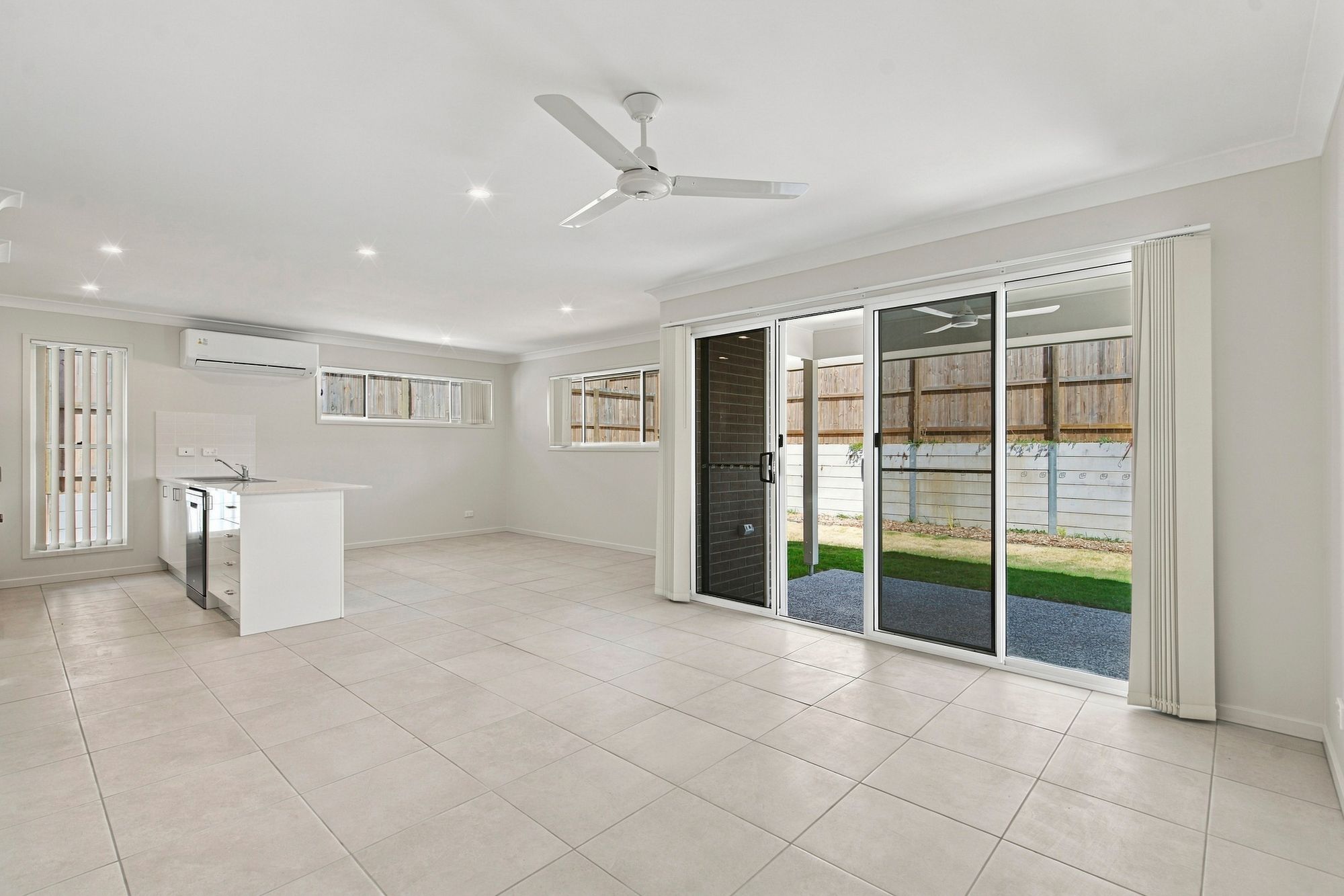 15 Graham Circuit, LOGAN RESERVE QLD 4133 2