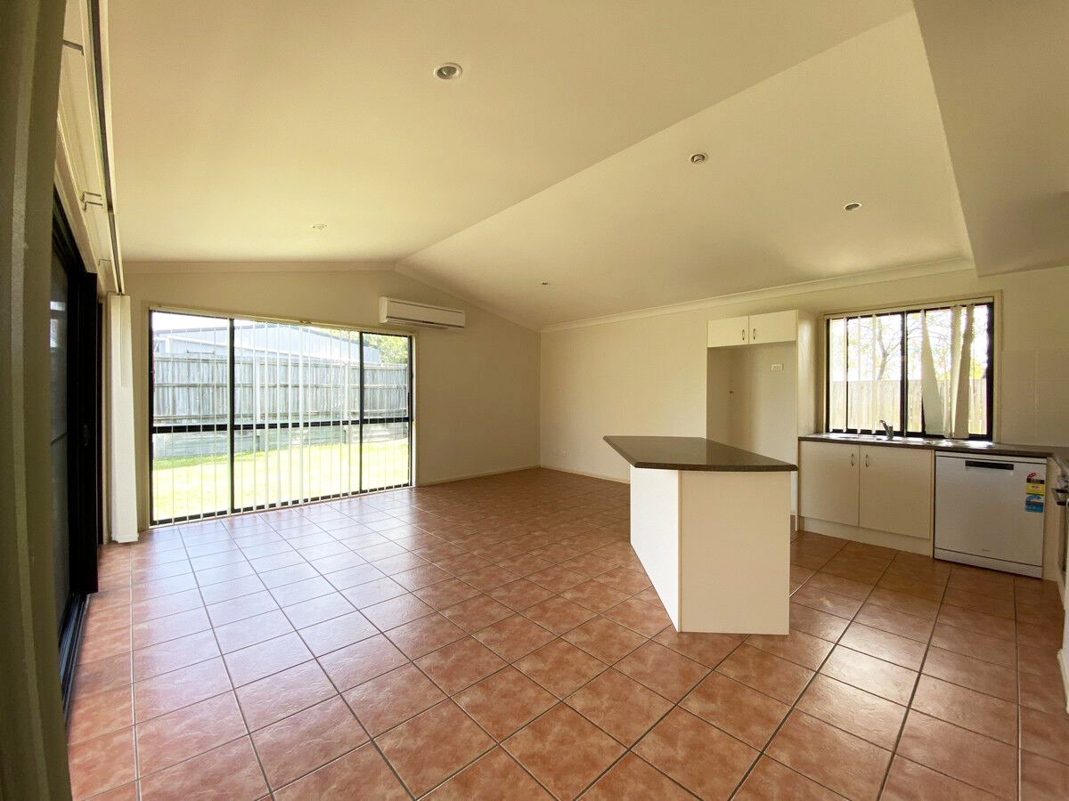 22 Kaizlee Crescent, UPPER COOMERA QLD 4209 6