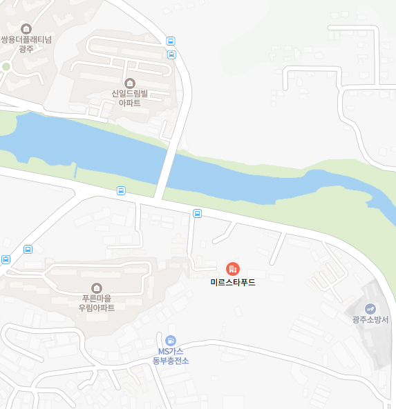 광주지역 강과 도로, 아파트 단지, 버스 정류장이 표시된 지도.