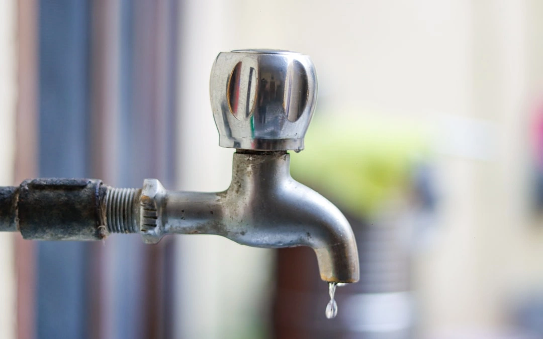 7 Early Plumbing Warning Signs You Should Never Ignore